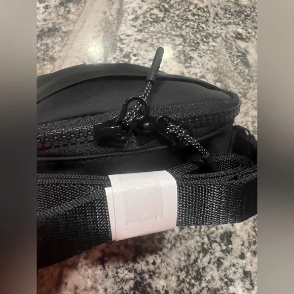 Lululemon Black Easy Access Crossbody Bag NWT - Picture 3 of 8